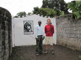 15 we bezoeken ook de dierenartsen praktijk die de Gorilla's (wilde) verzorgen in Rwanda.jpg